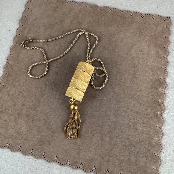 Vintage B Altman Swiss Slide Pendant or Lipstick Watch - Picture 6 of 7